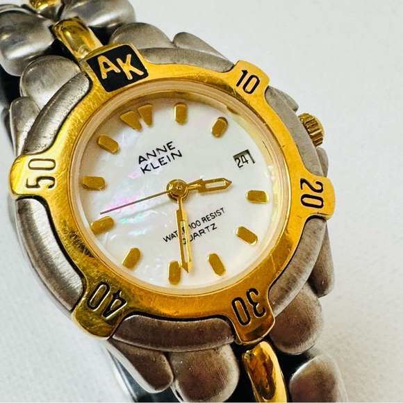 Vintage Anne Klein Mother Of Pearl Women's Silver Gold 5.75" MAX! Bracelet Watch - Picture 2 of 12